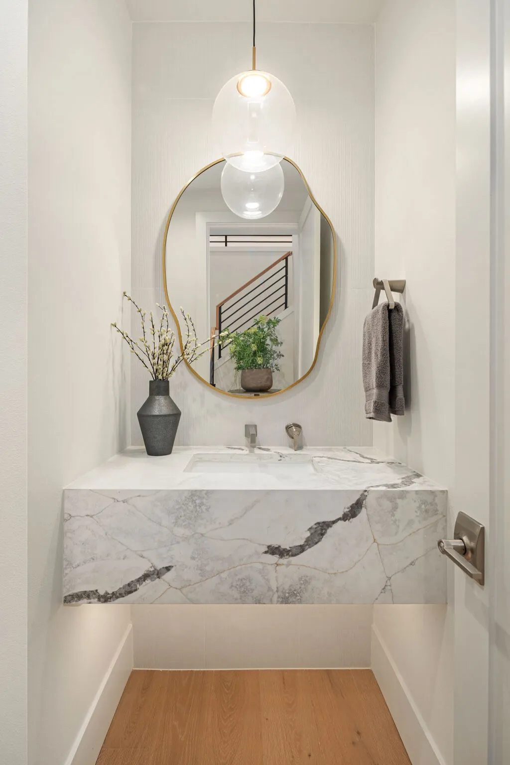 30 Enatai Dr_Bellevue_WA_Azori
