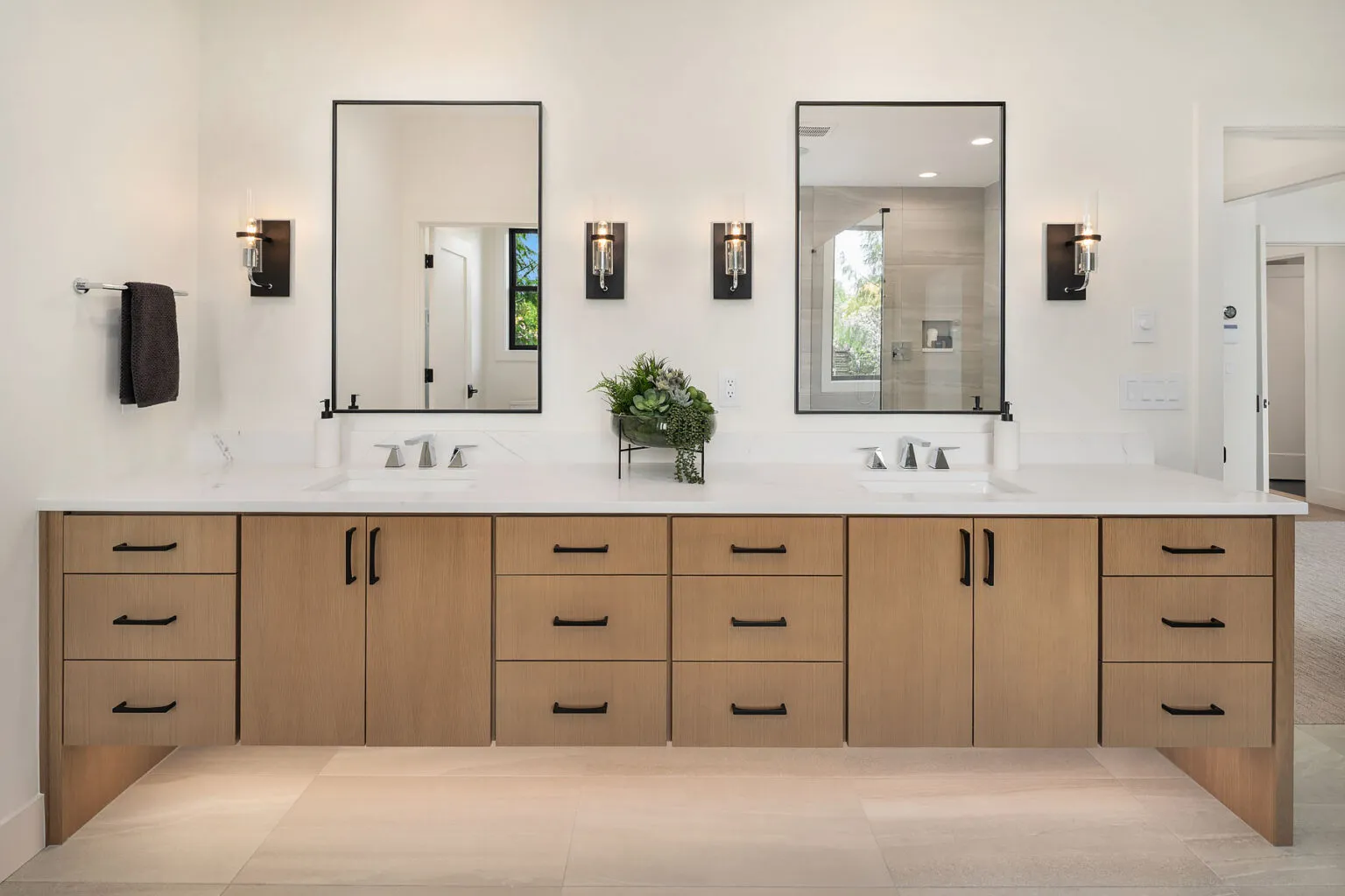 8016 Fairway Dr NE_Seattle_Azori