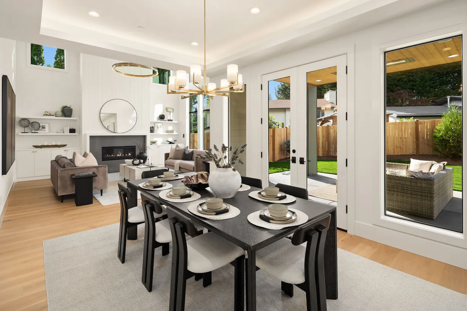 Azori presents a transitional home at 13216 NE 129th Pl, Kirkland, WA, 98034