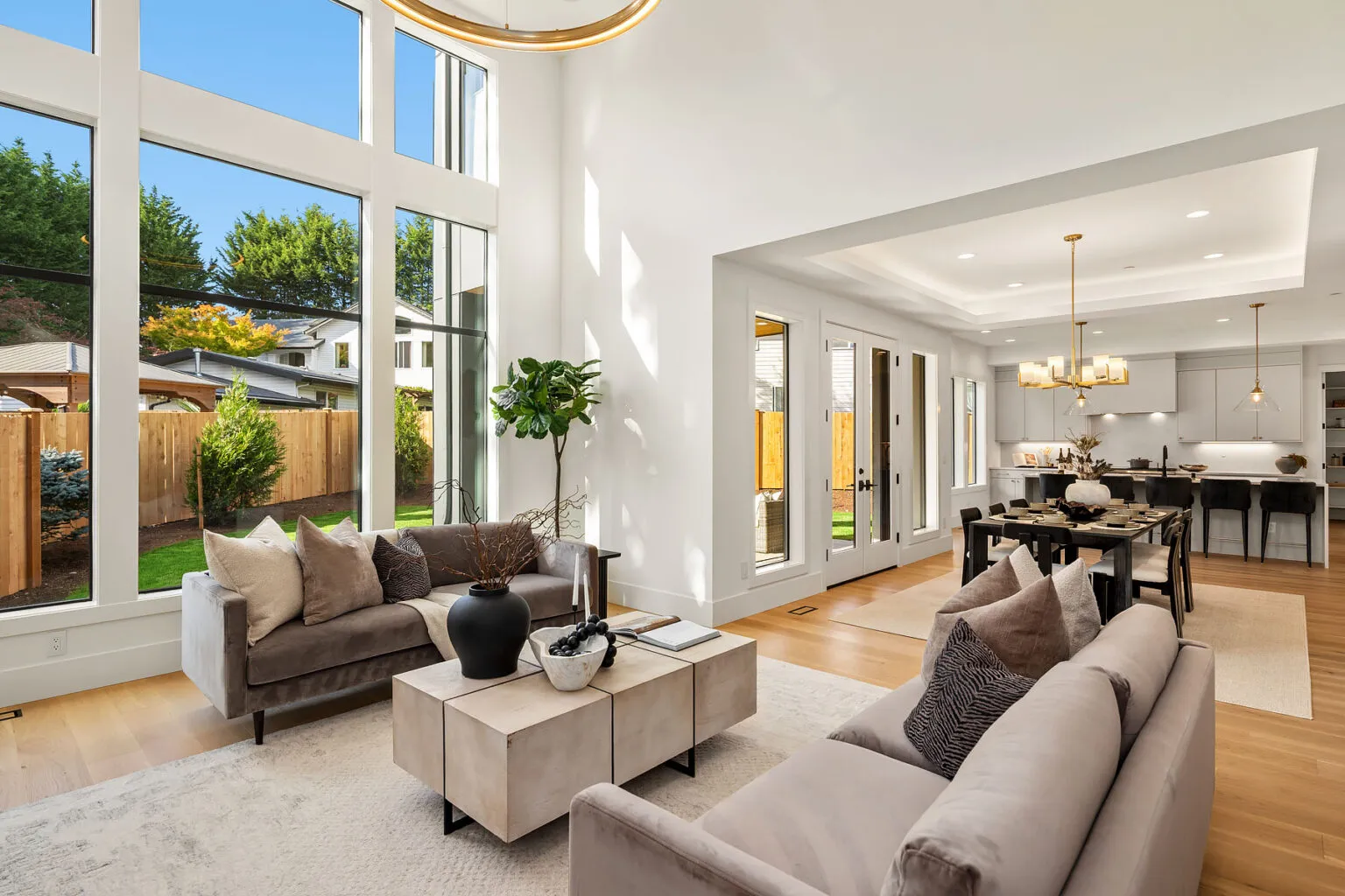 Azori presents a transitional home at 13216 NE 129th Pl, Kirkland, WA, 98034