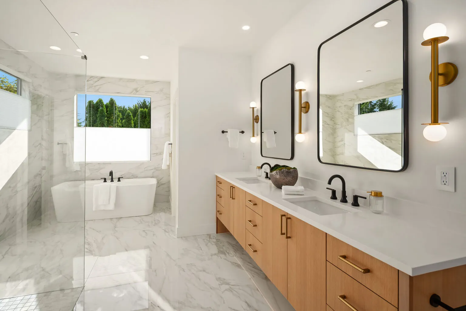 Azori presents a transitional home at 13216 NE 129th Pl, Kirkland, WA, 98034