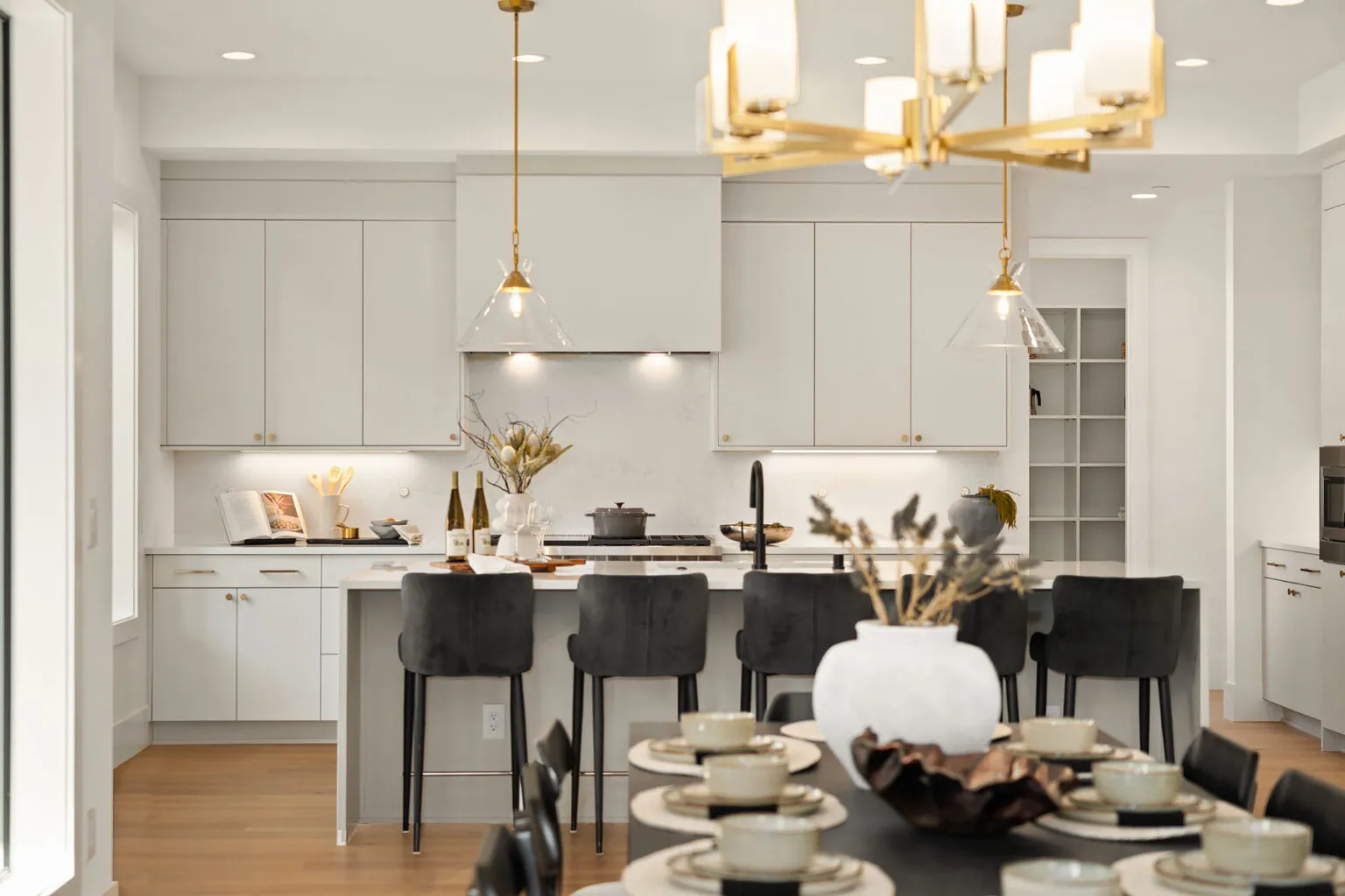 Azori presents a transitional home at 13216 NE 129th Pl, Kirkland, WA, 98034
