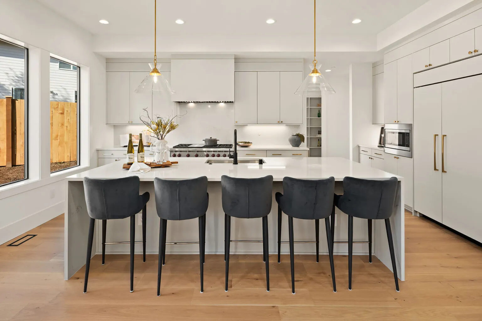 Azori presents a transitional home at 13216 NE 129th Pl, Kirkland, WA, 98034